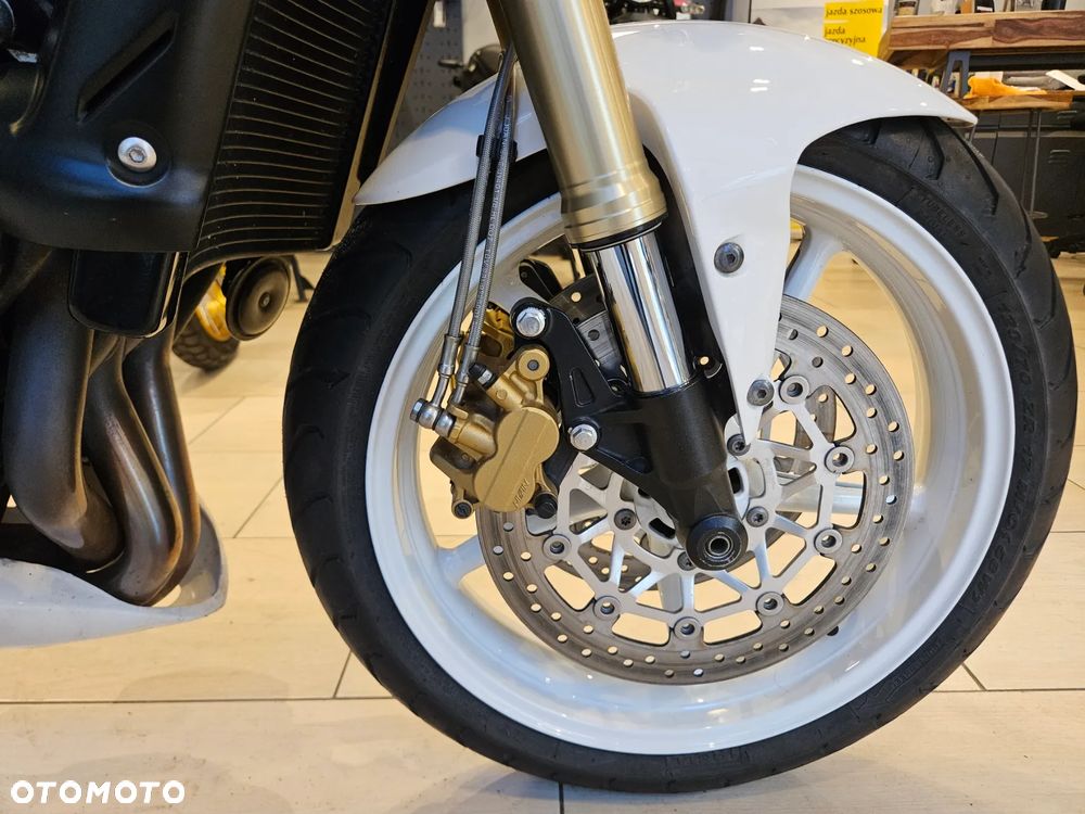 Triumph Street Triple - 13