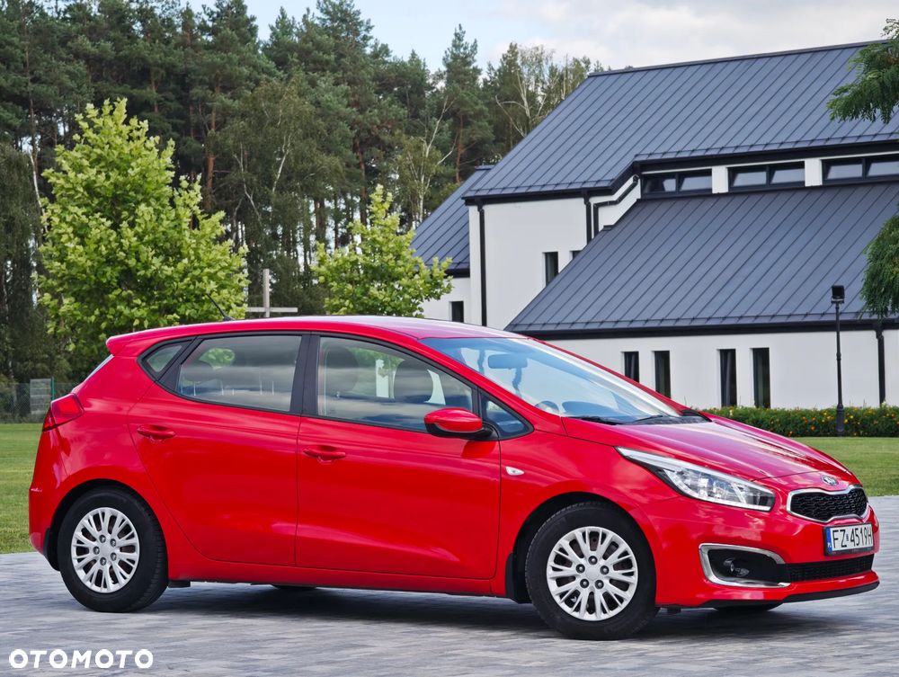 Kia Ceed 1.6 CRDi L Business Line DCT - 11