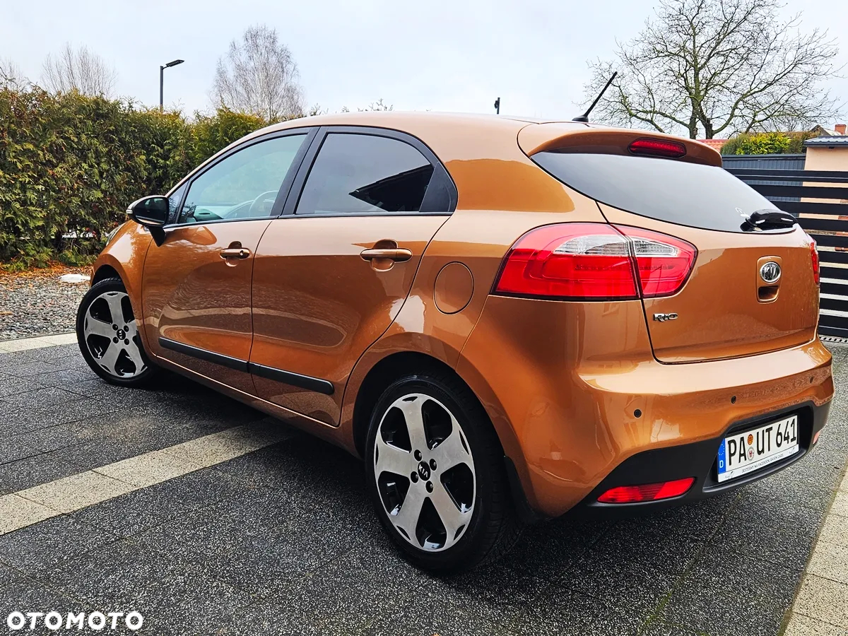Kia Rio - 30