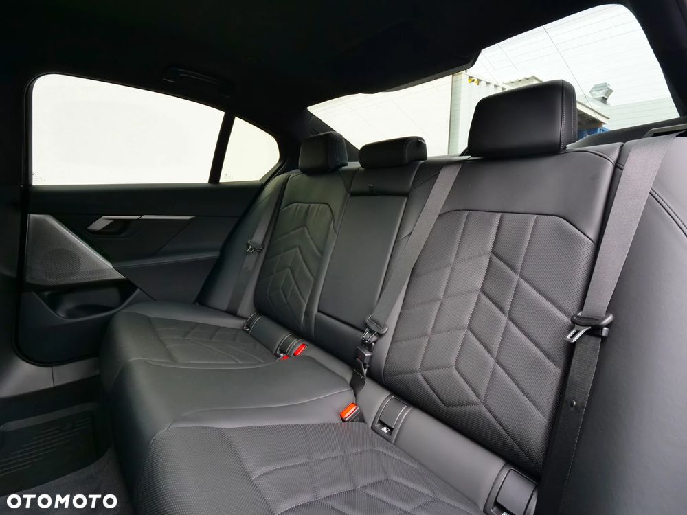 BMW Seria 5 - 32