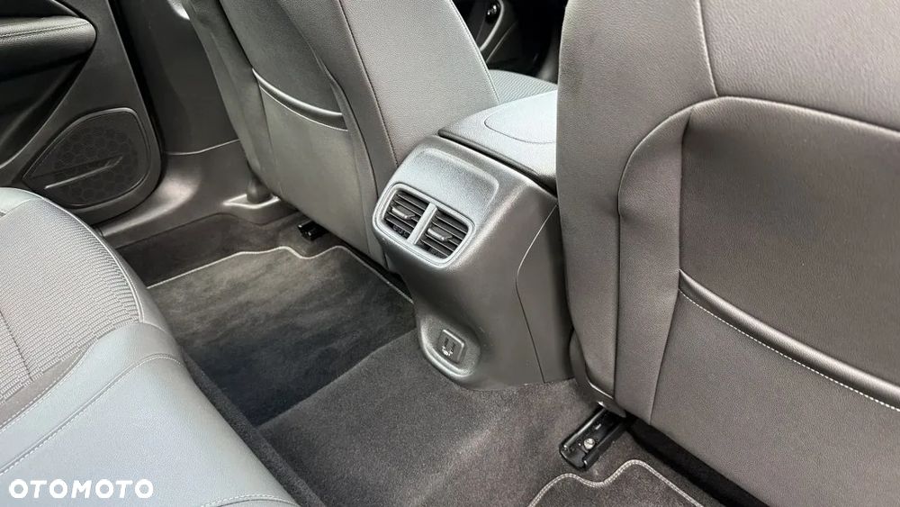 Opel Insignia 1.5 T Exclusive S&S - 34