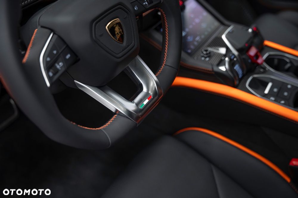 Lamborghini Urus - 27
