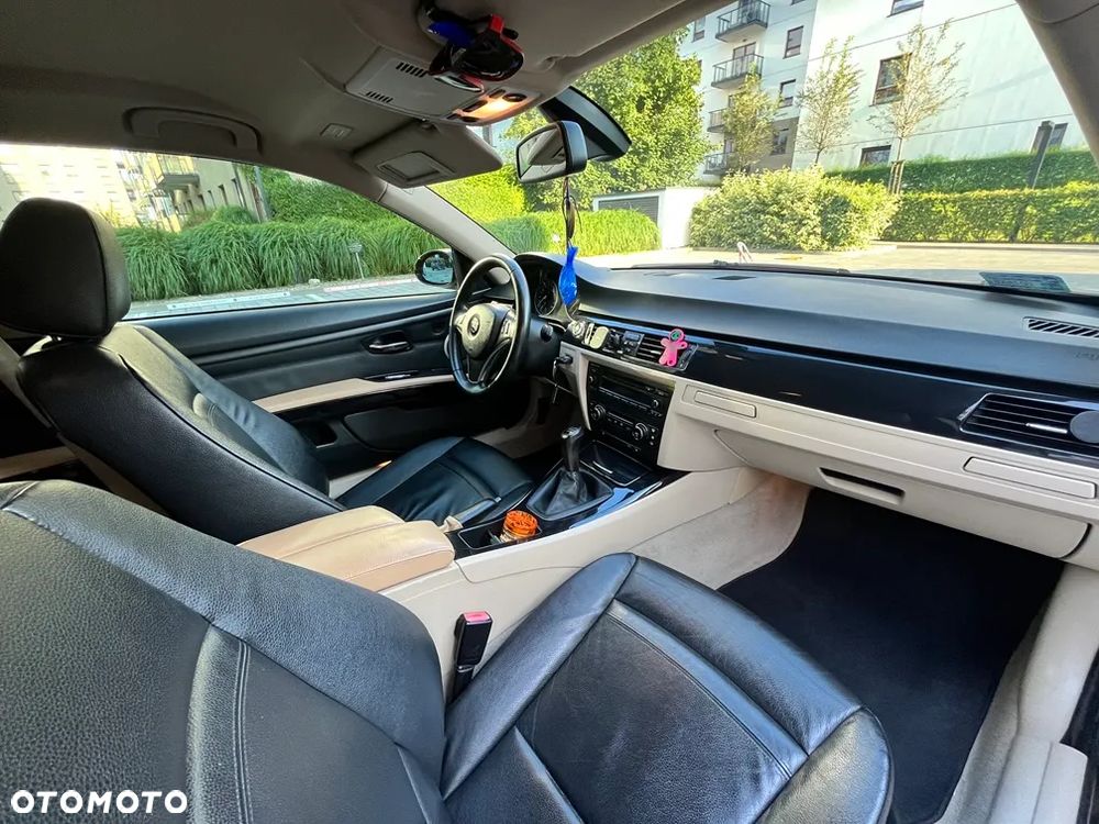 BMW Seria 3 320d Coupe - 16
