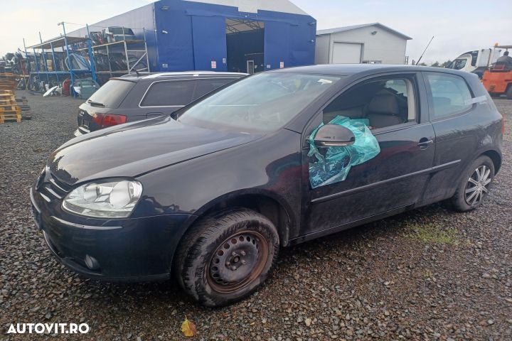 Lampa stop stanga pe aripa 2 USI 1K6945095Q Volkswagen VW Golf 5  [din 2003 pana  2009] seria Hatch - 4