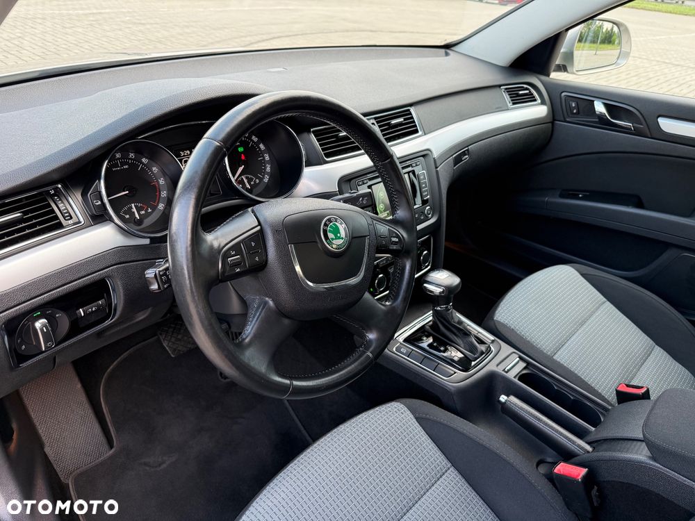 Skoda Superb 2.0 TDI DSG Elegance - 11
