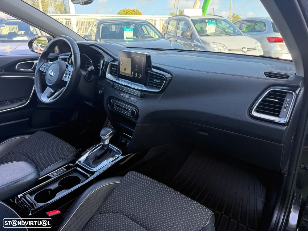 Kia Ceed SW 1.4 T-GDI DCT OPF Platinum Edition - 25