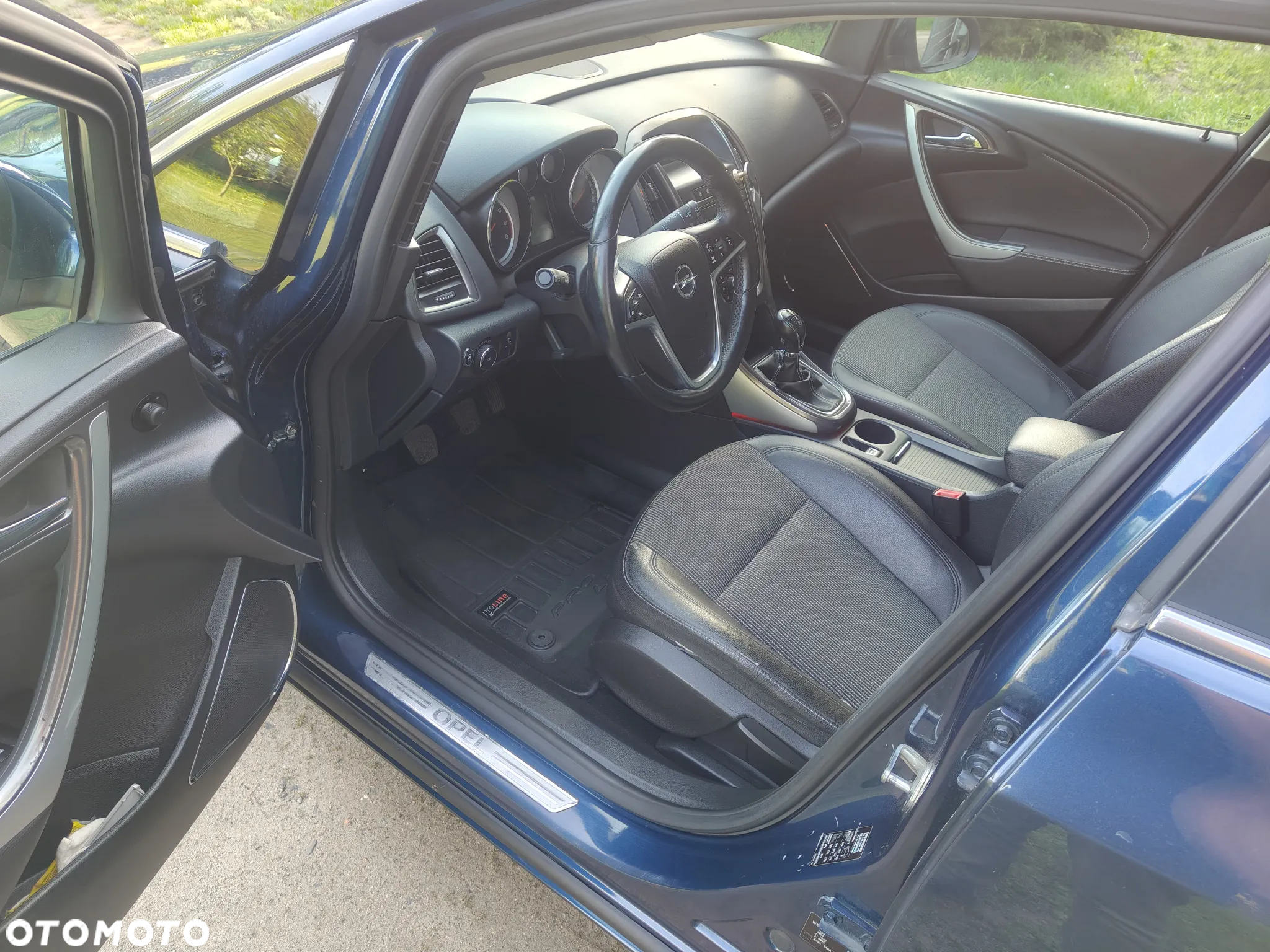 Opel Astra GTC 1.4 Turbo - 4