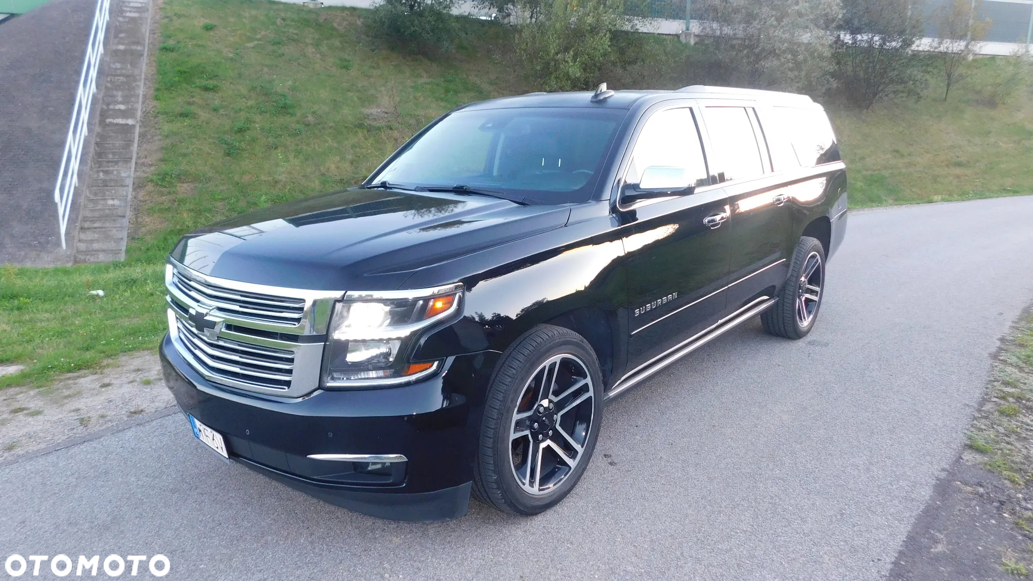 Chevrolet Suburban - 10