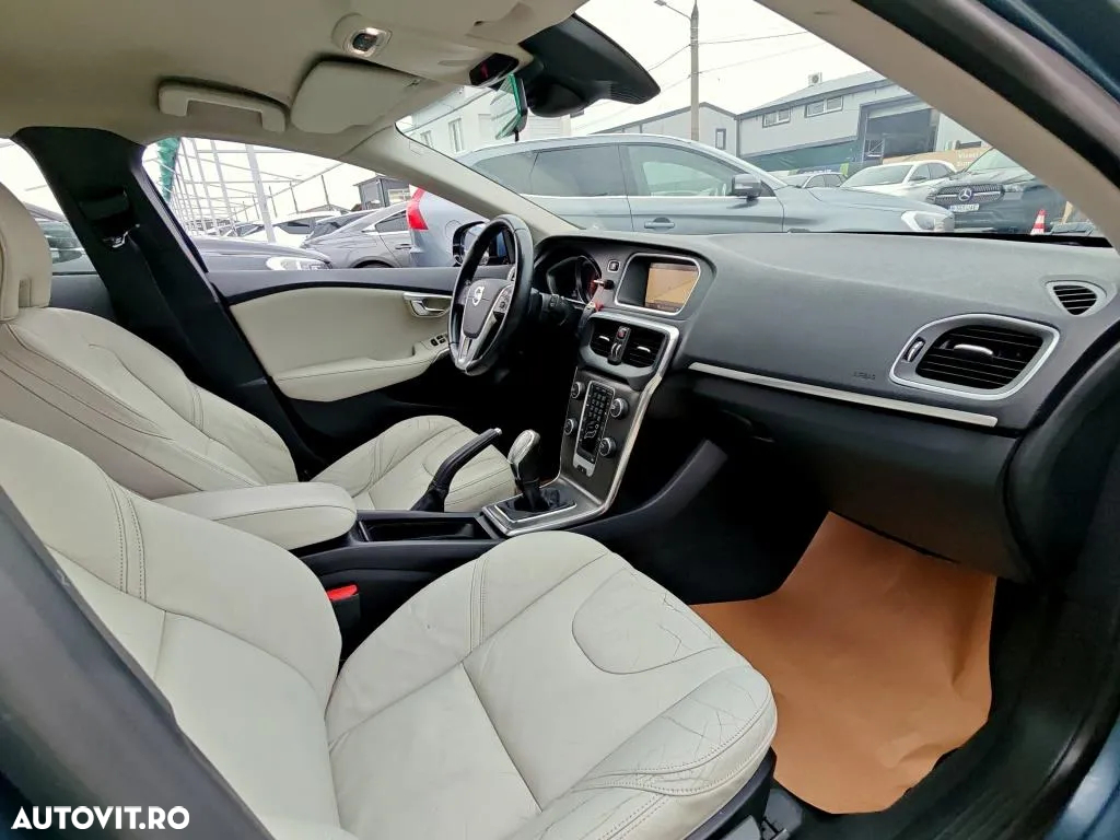 Volvo V40 D2 ECO Summum - 13