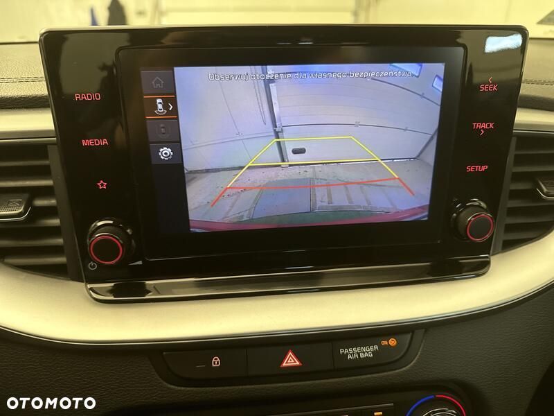 Kia Ceed 1.5 T-GDI M - 11