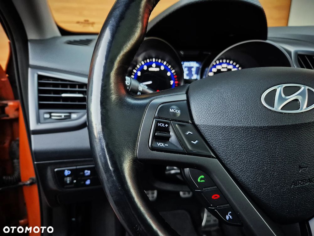 Hyundai Veloster 1.6 Turbo Premium - 23