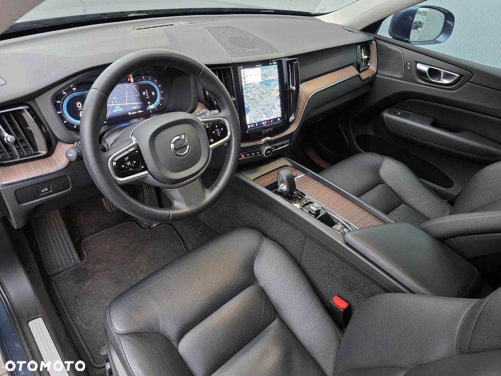 Volvo XC 60 B5 B AWD Plus Bright - 12