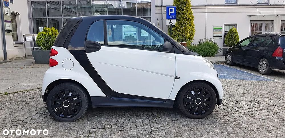 Smart Fortwo coupe softouch black&white limited micro hybrid drive - 4