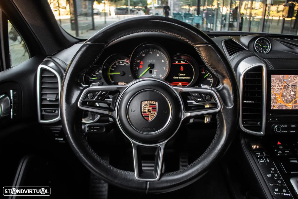 Porsche Cayenne S E-Hybrid - 11