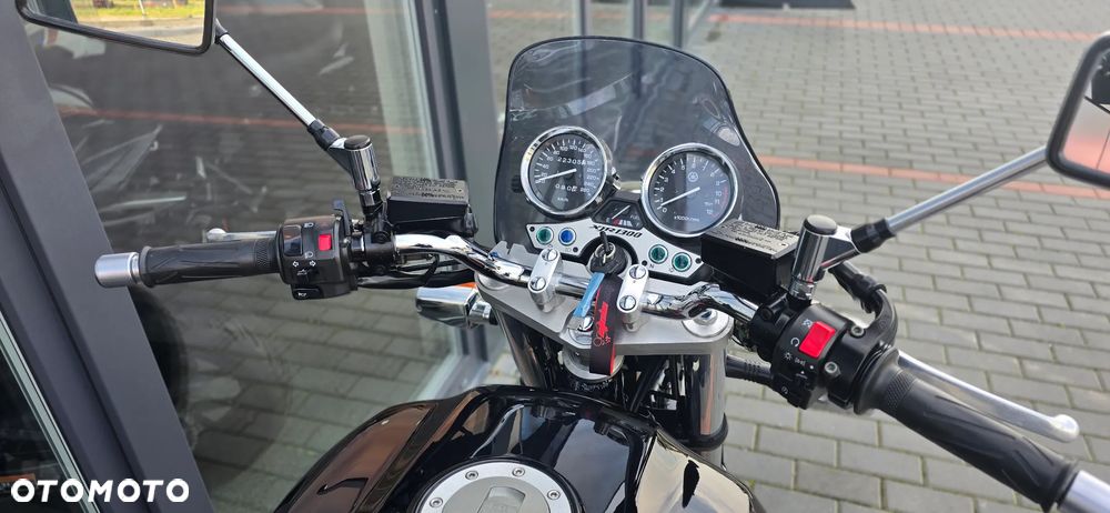 Yamaha XJR - 20