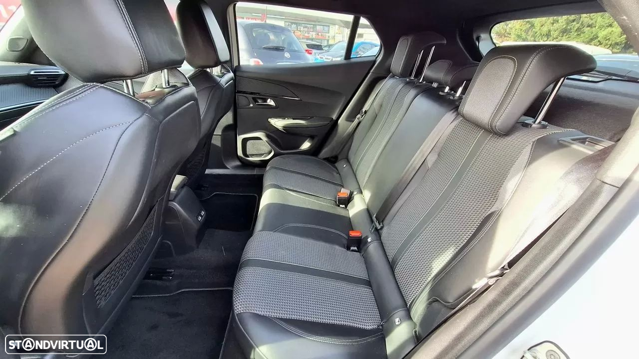 Peugeot 2008 1.5 BlueHDi GT Line EAT8 - 41