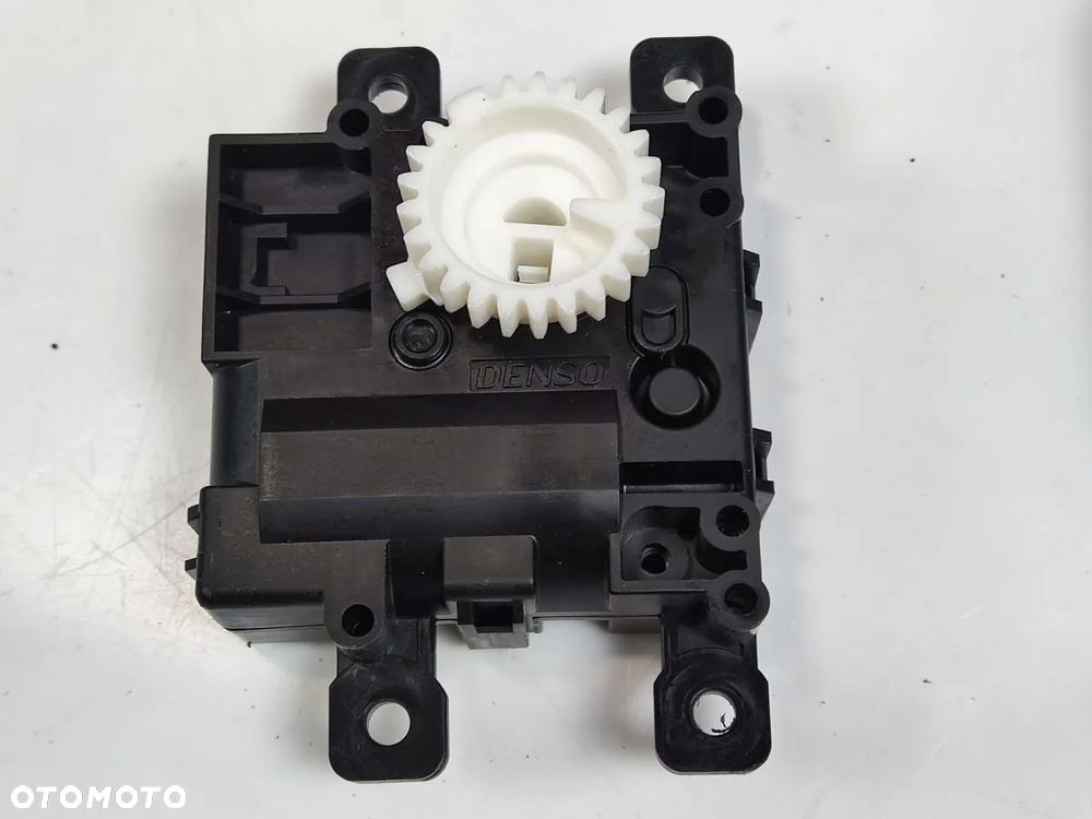 TOYOTA COROLLA E21 1.8h od 2022r Silniczek Nagrzewnicy - 2