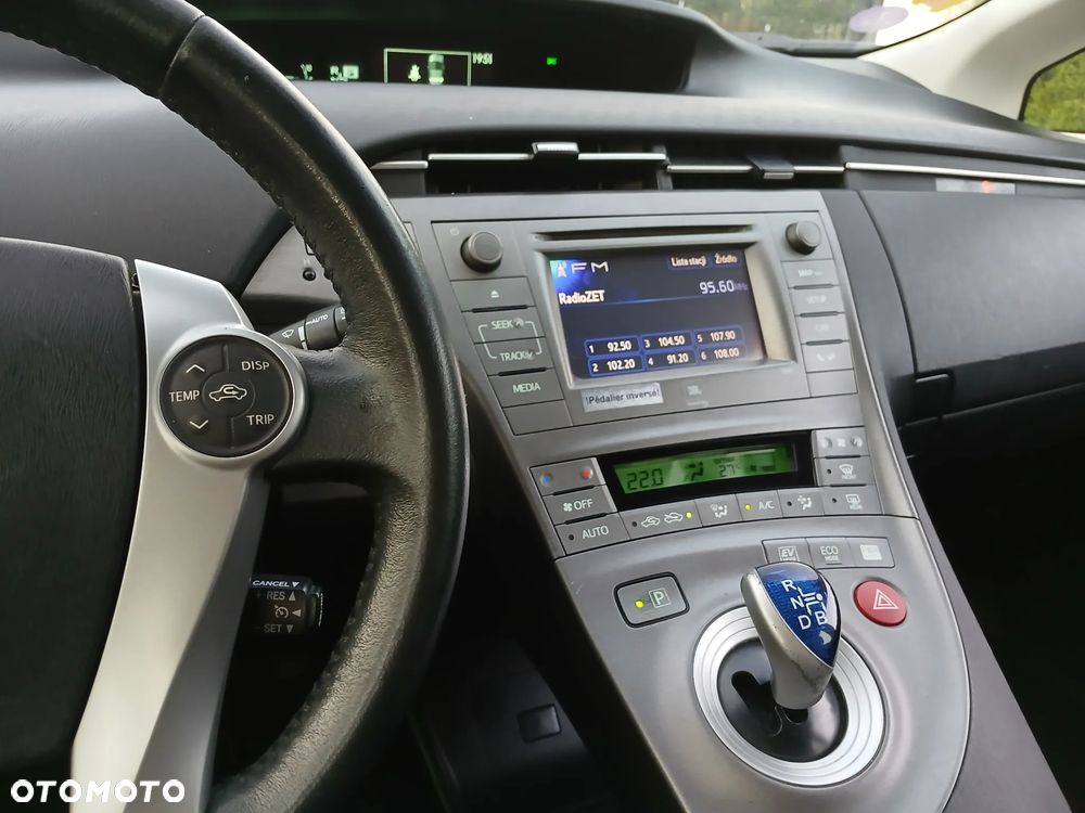Toyota Prius (Hybrid) Executive - 32
