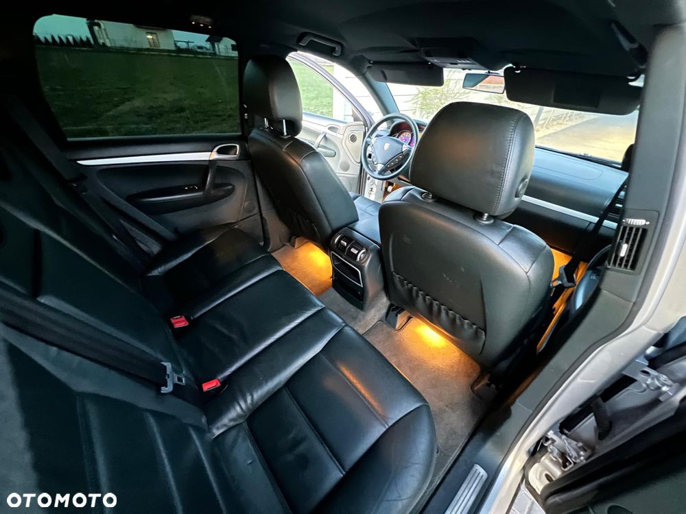 Porsche Cayenne - 19