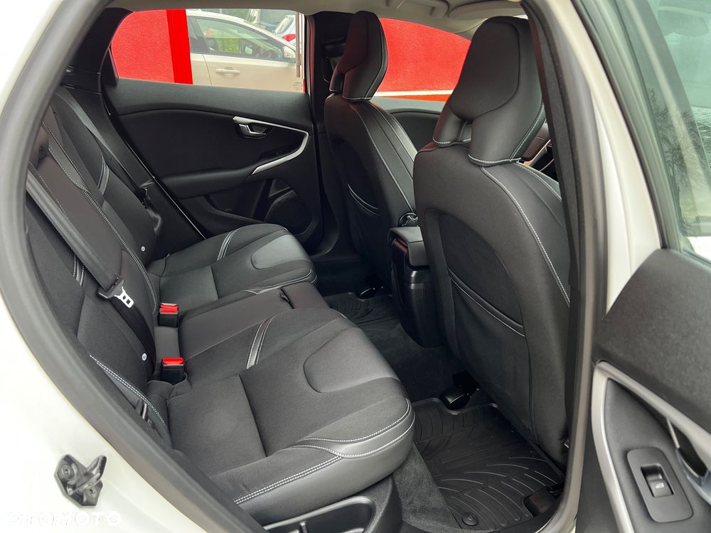 Volvo V40 T3 - 26