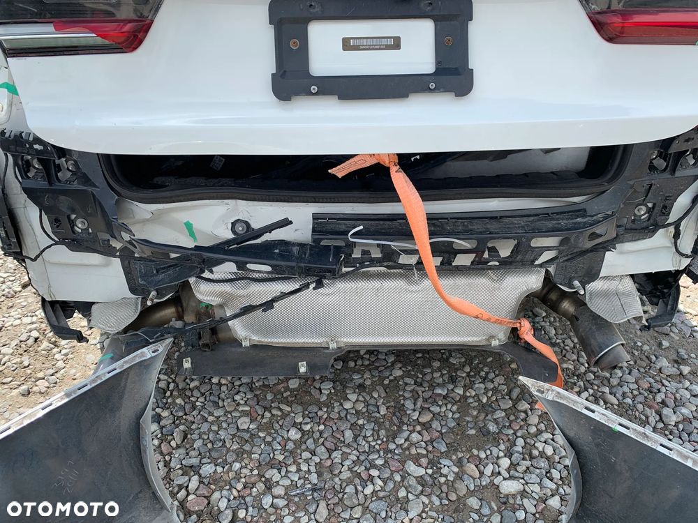 BMW Seria 3 330i xDrive - 22