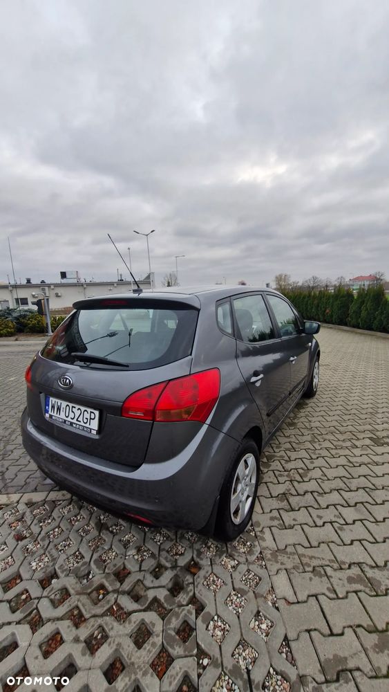 Kia Venga - 4