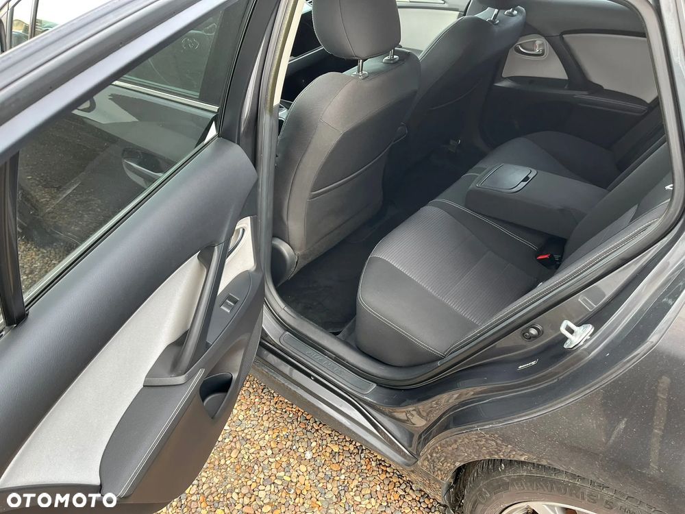 Toyota Avensis 1.8 Executive - 11