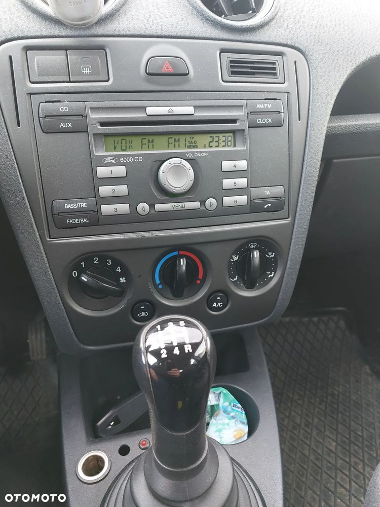 Ford Fusion 1.4 Trend - 11