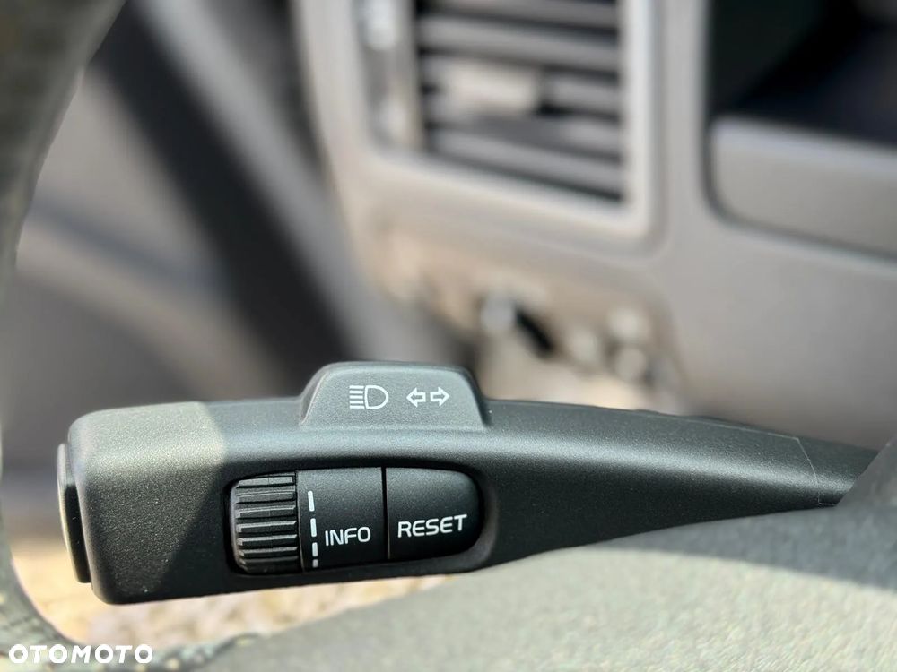 Volvo V70 2.0 Momentum - 21