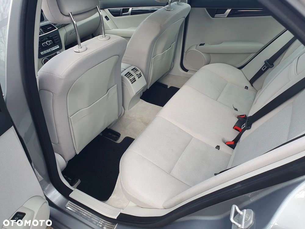 Mercedes-Benz Klasa C 200 (BlueEFFICIENCY) 7G-TRONIC - 8
