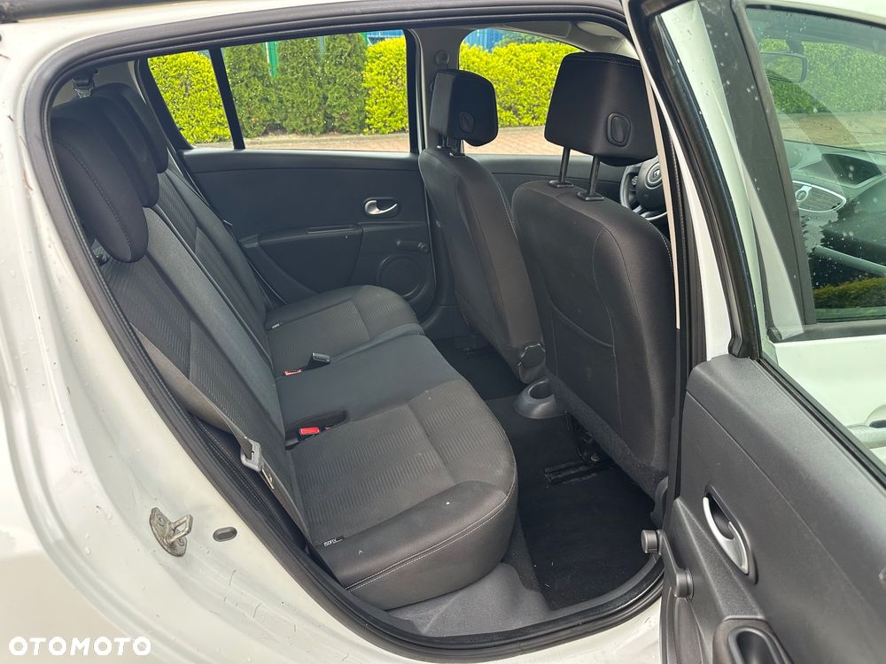 Renault Clio 1.2 16V 75 Dynamique - 17