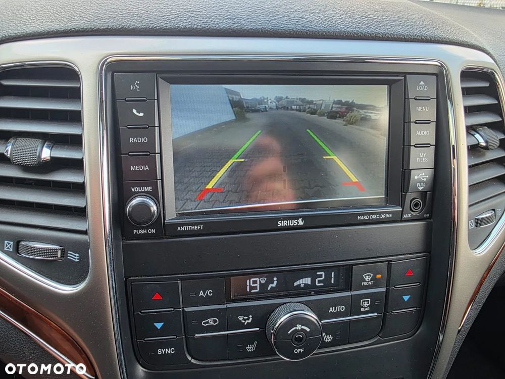 Jeep Grand Cherokee - 12