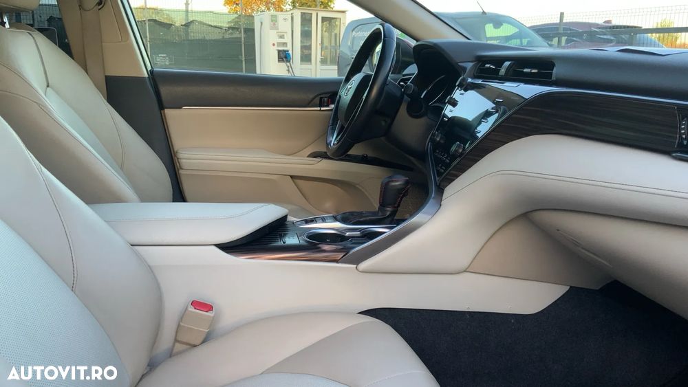 Toyota Camry 2.5 Dynamic - 13