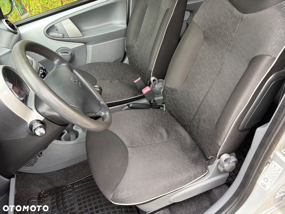 Peugeot 107 - 30