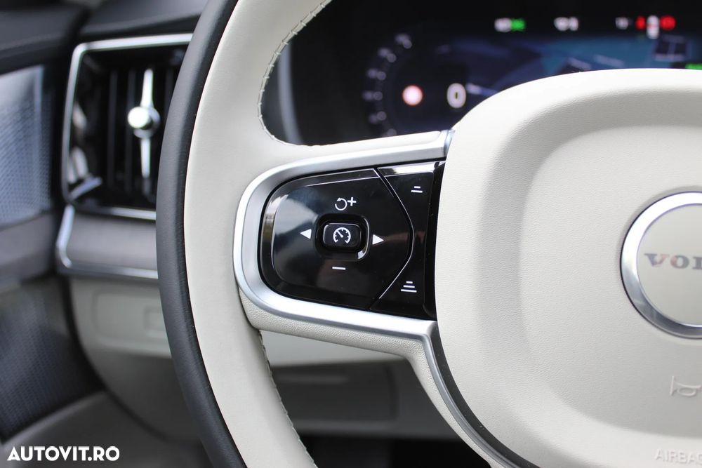 Volvo XC 90 Recharge T8 AWD Ultimate Dark - 19