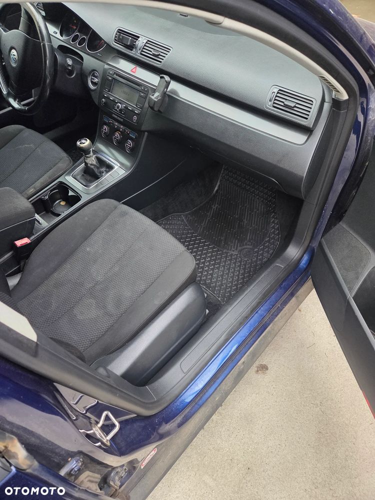 Volkswagen Passat 2.0 TDI Comfortline - 16