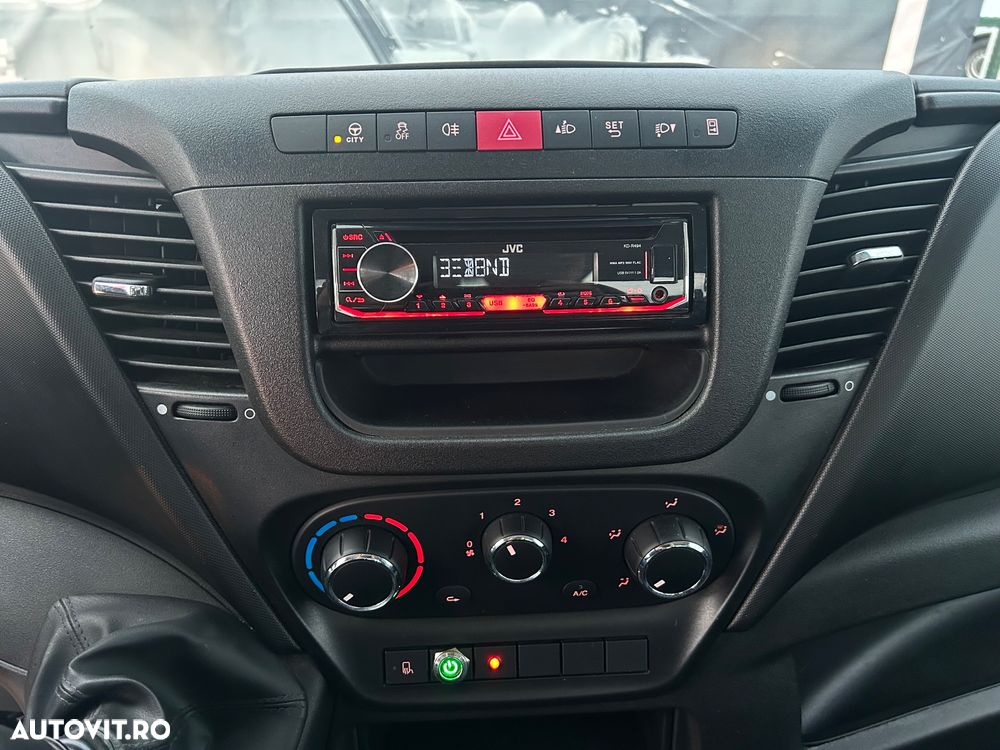 Iveco LIFT DE CONTAINER CU CARLIG 3.0 D - 28