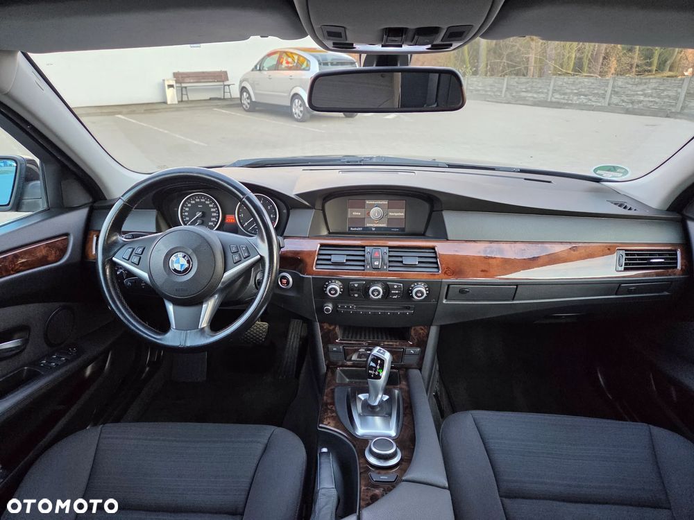 BMW Seria 5 523i - 9