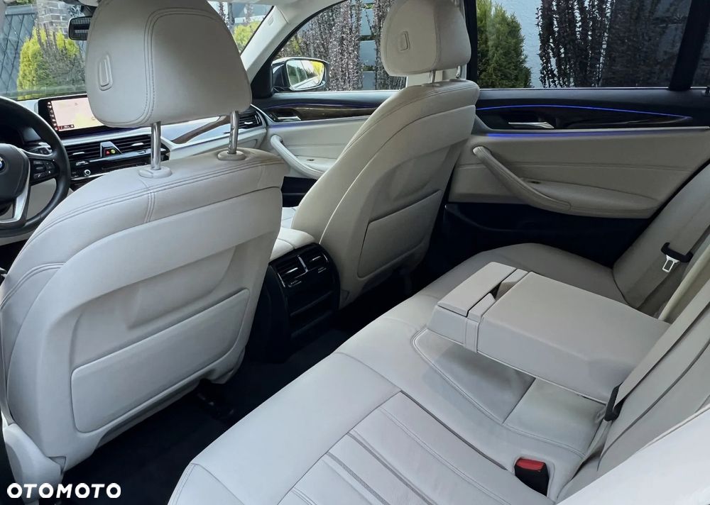 BMW Seria 5 520d Luxury Line sport - 13