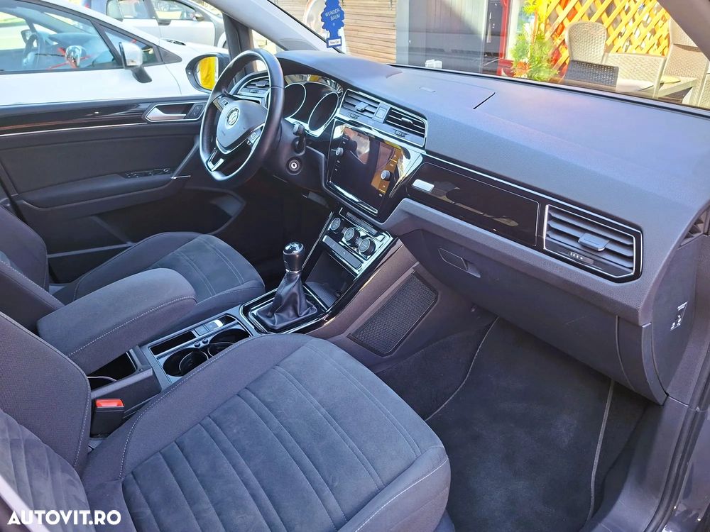 Volkswagen Touran 2.0 TDI Highline - 11