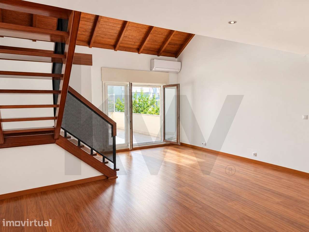 T2 Duplex na Estrela | Terraço e Varanda