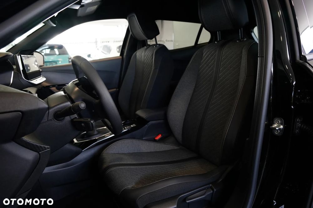 Peugeot 2008 1.2 PureTech Allure S&S - 8