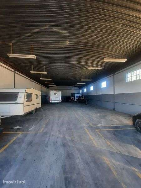 Parque / armazém carros e caravanas - Grande imagem: 3/3