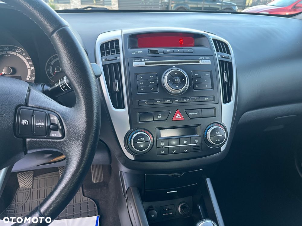 Kia ProCeed 1.4 CVVT Dream-Team Edition - 18