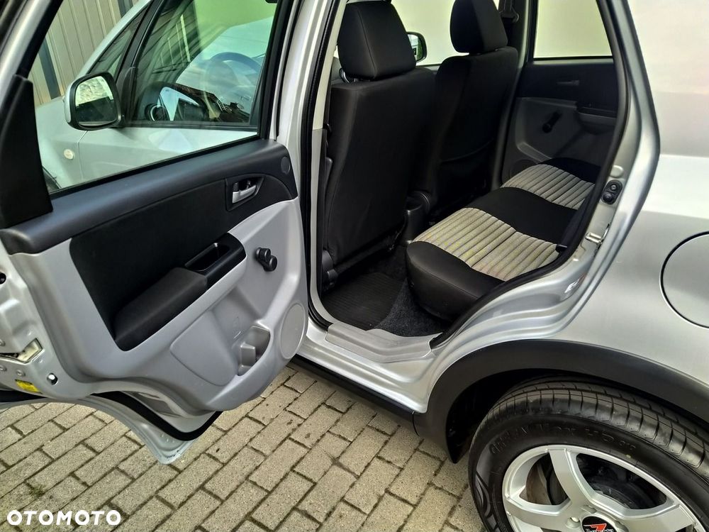 Suzuki SX4 1.6 Comfort 4WD - 22