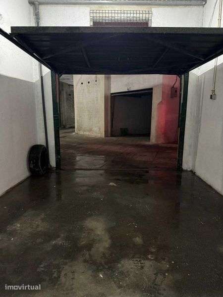 Garagem Fechada - Av. Vasco da Gama. - Grande imagem: 3/3