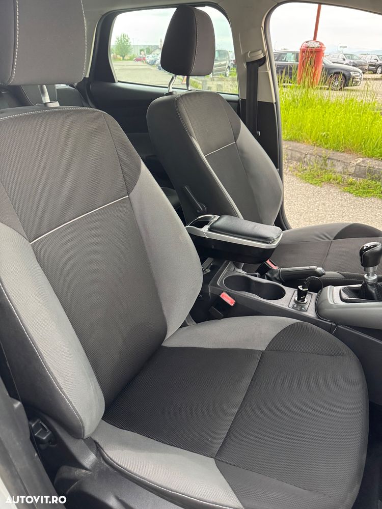 Ford Focus 1.6 TDCi DPF SYNC Edition - 12
