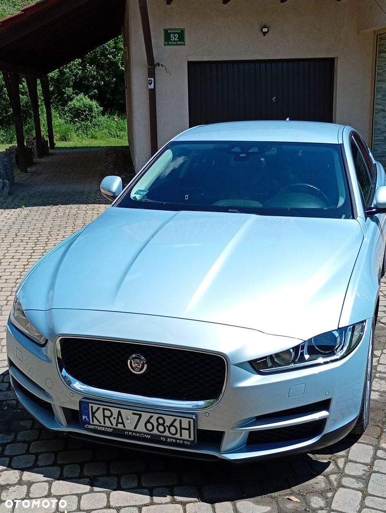 Jaguar XE - 1