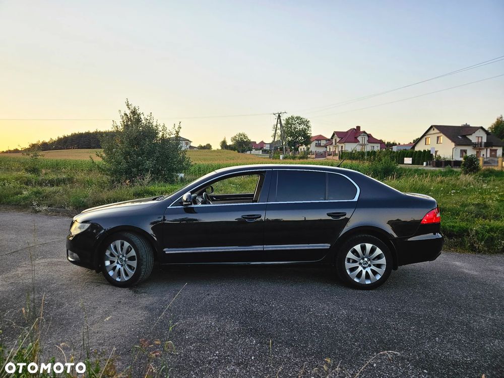 Skoda Superb 2.0 TDI Elegance DSG - 2