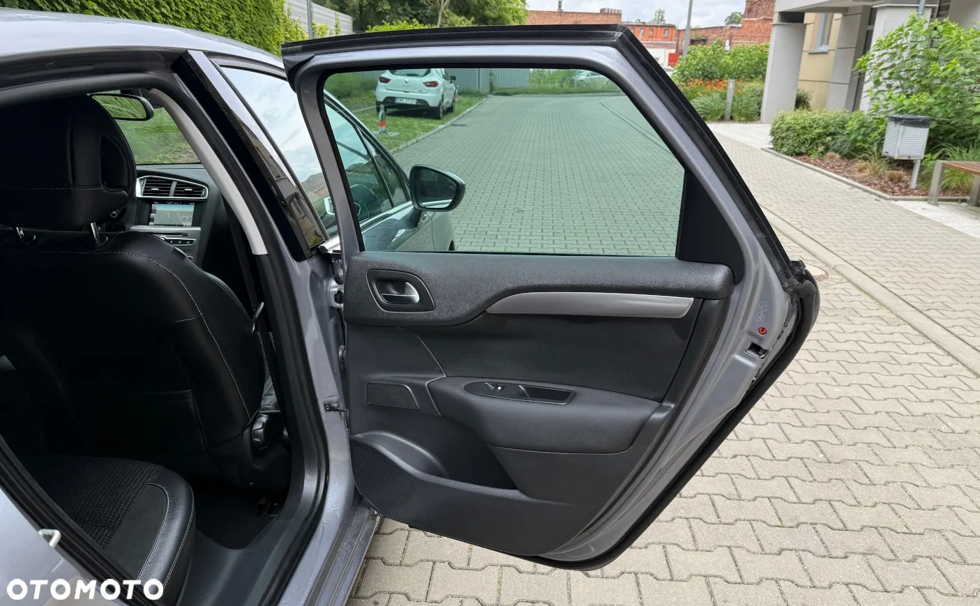 Citroën C4 PureTech 130 Stop&Start EAT8 SHINE - 15